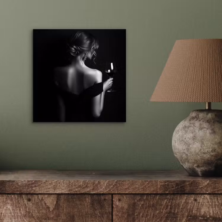 Vrouw - Wijn - Jurk aluminium wit klein -sfeer2