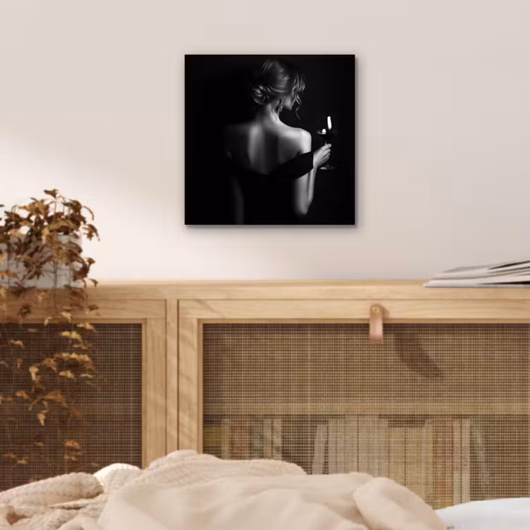 Vrouw - Wijn - Jurk aluminium wit klein -sfeer3