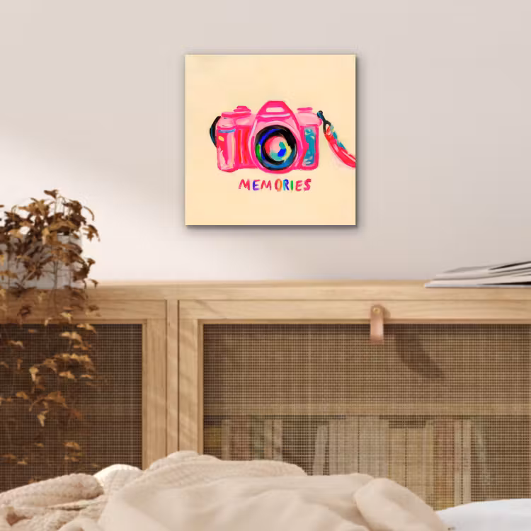 Camera - Memories - Roze - Geschilderd aluminium wit klein -sfeer3