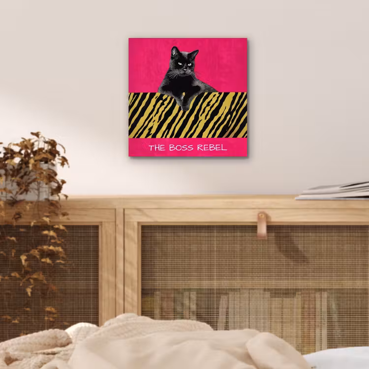 Kat - Baas - Roze - Tijgerprint aluminium wit klein -sfeer3