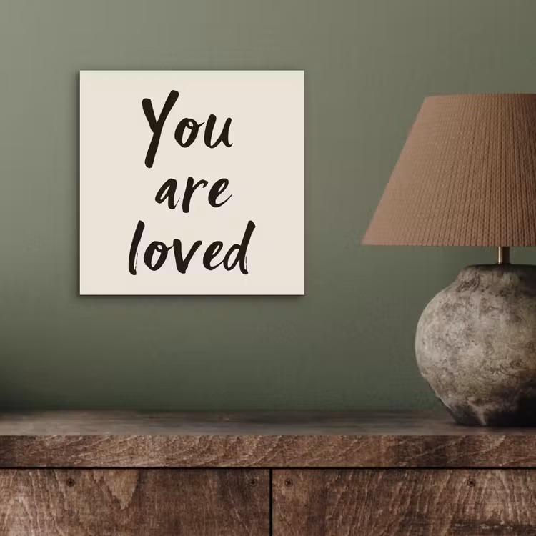 Minimalistisch - Beige - Love aluminium wit klein -sfeer2