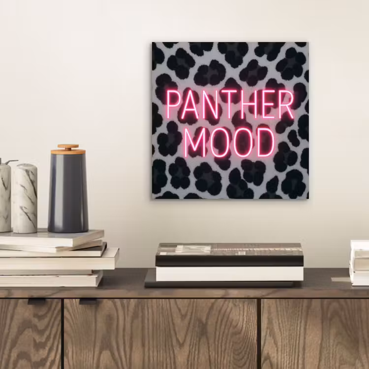 Panterprint - Zwart - Neonletters - Roze aluminium wit klein -sfeer1