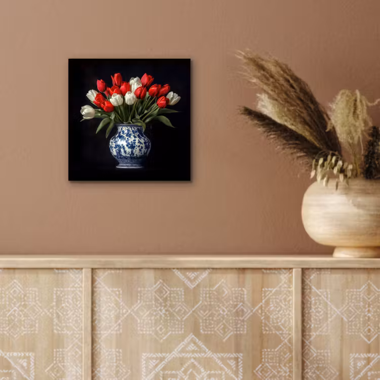 Rode - Bloemen - Tulpen - Vaas aluminium wit klein -sfeer4