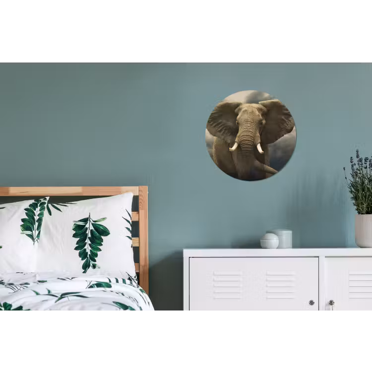 Afrikaanse olifant tegen de donkere wolken Wandcirkel aluminium klein -slaapkamer