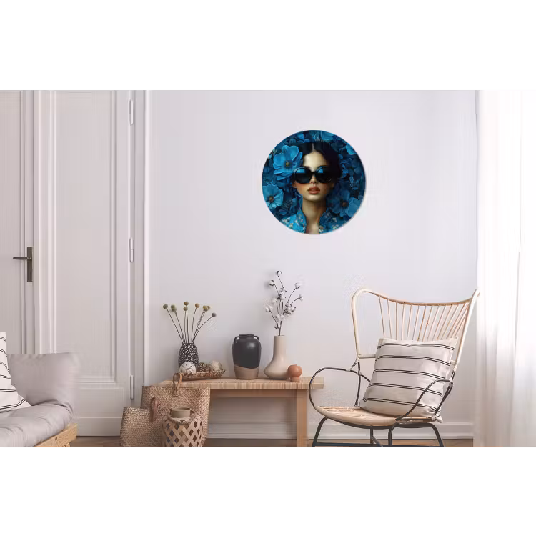 Vrouw - Bloemen - Blauw - Aesthetic - Luxe Wandcirkel aluminium klein -woonkamer