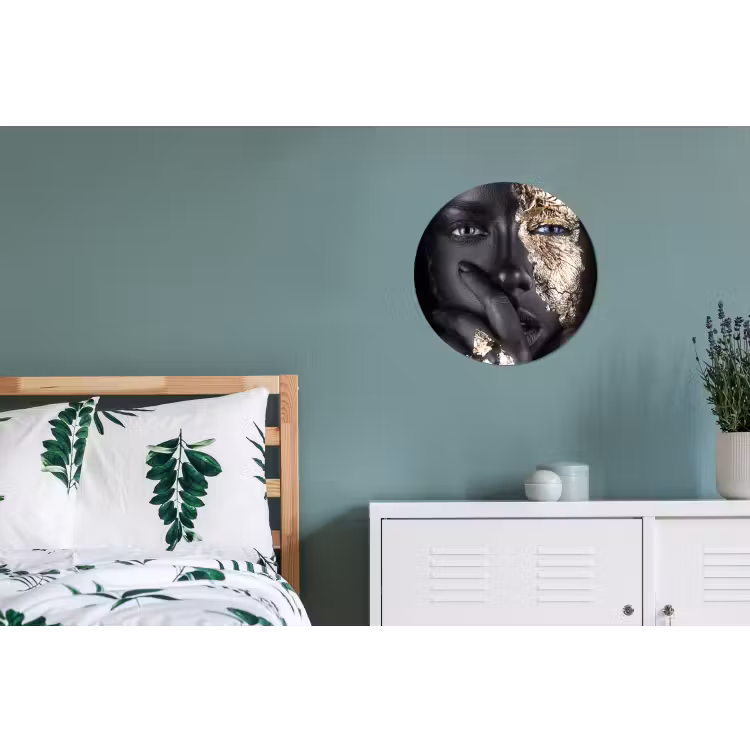 Vrouw - Goud - Zwart - Schmink - Luxe Wandcirkel aluminium klein -slaapkamer