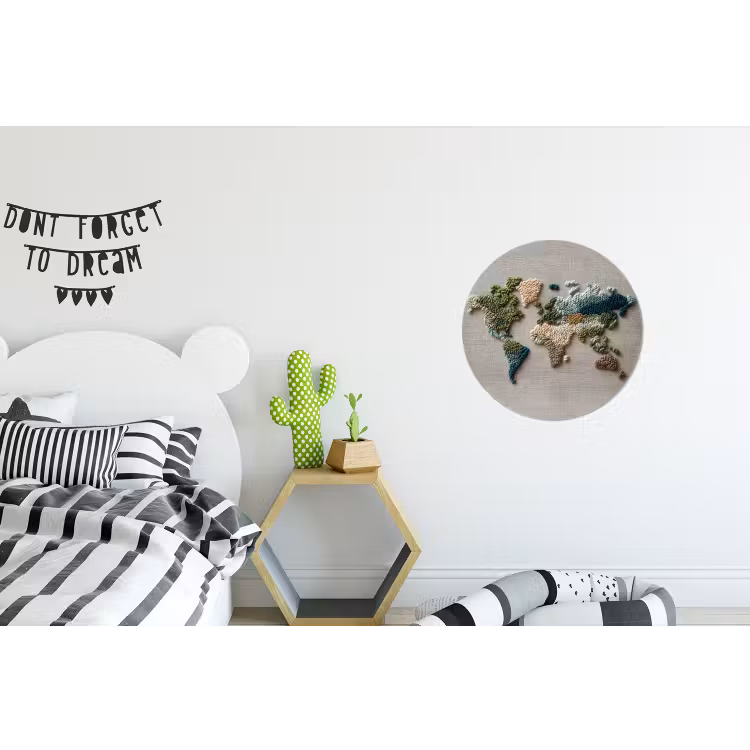Wereldkaart - Geborduurd - Aardetinten Wandcirkel aluminium klein -kinderkamer