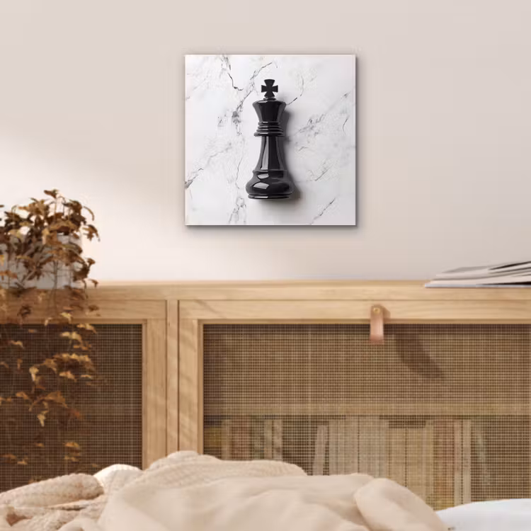 Schaakstuk - Koning - Zwart - Marmer aluminium wit klein -sfeer3