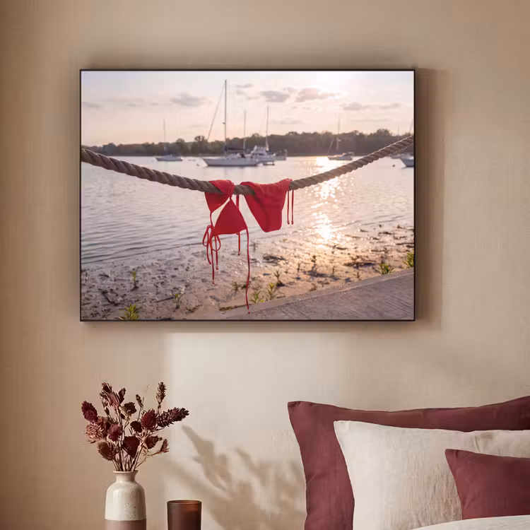 Badkleding - Rood - Zomer - Water - Zonsondergang Textielframe zwart klein -sfeer1