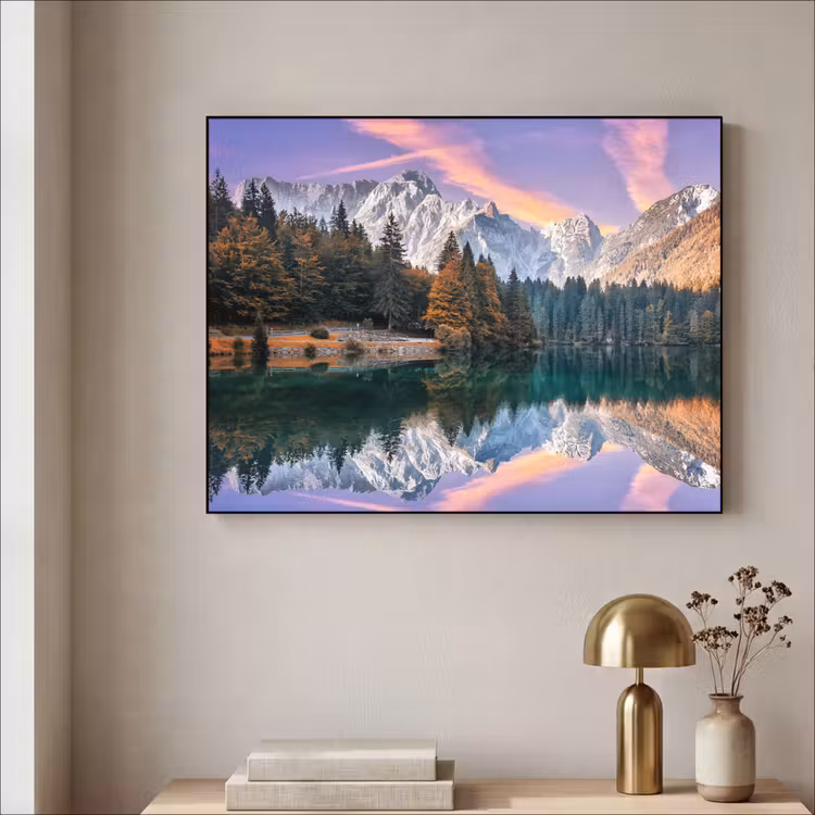 Bergen - Bos - Water - Lucht - Roze - Paars Textielframe zwart klein -sfeer2