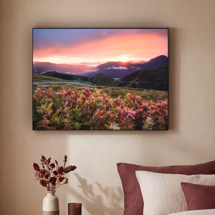 Bloemen - Bergen - Landschap - Nacht - Lucht - Roze Textielframe zwart klein -sfeer1