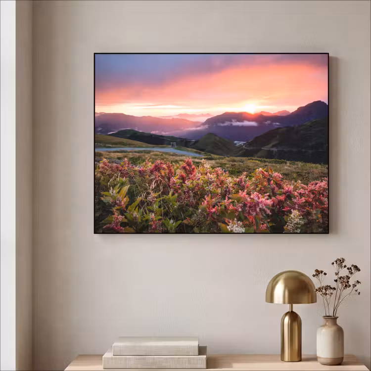 Bloemen - Bergen - Landschap - Nacht - Lucht - Roze Textielframe zwart klein -sfeer2
