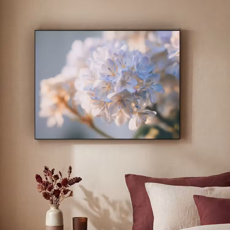 Bloemen - Lichtblauw - Wazig - Trosje Textielframe zwart klein -sfeer1