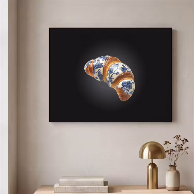 Croissant - Bloemenpatroon - Delftsblauw Textielframe zwart klein -sfeer2