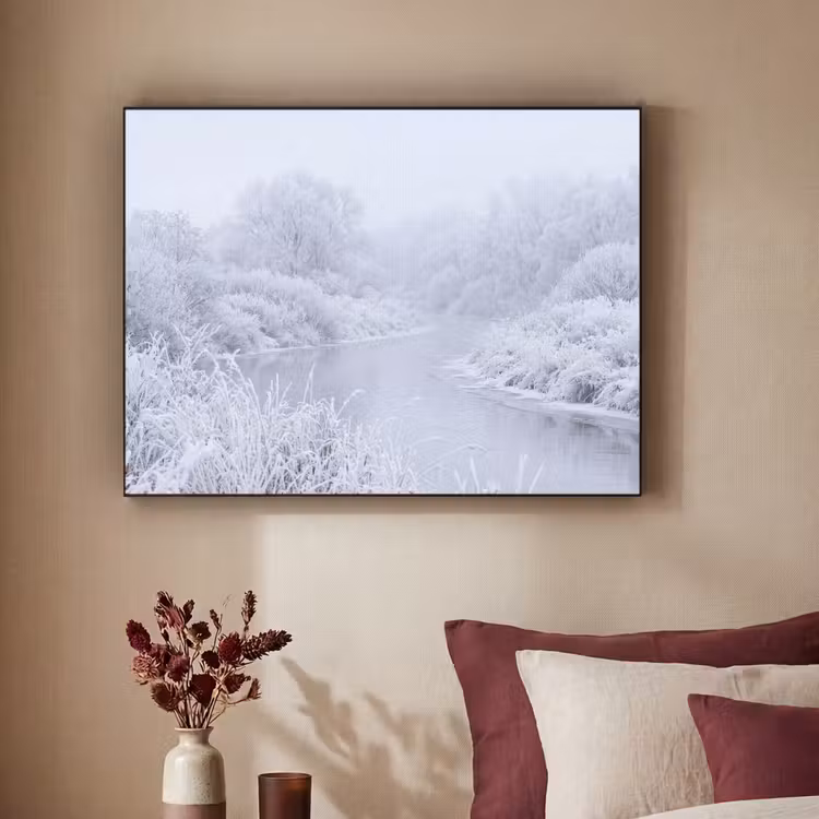 Rivier - Sneeuw - Bos - Winter - Schilderachtig Textielframe zwart klein -sfeer1