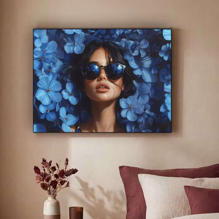 Vrouw - Blauw - Bloemen - Vlinders - Natuur Textielframe zwart klein -sfeer1