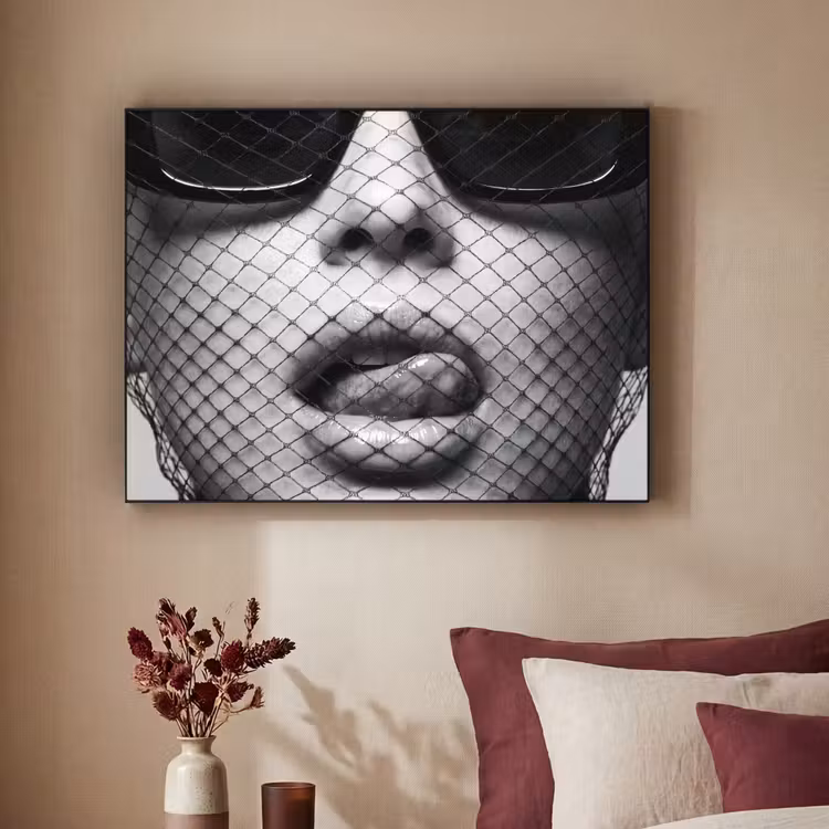 Vrouw - Net - Mysterieus - Zwart - Wit Textielframe zwart klein -sfeer1