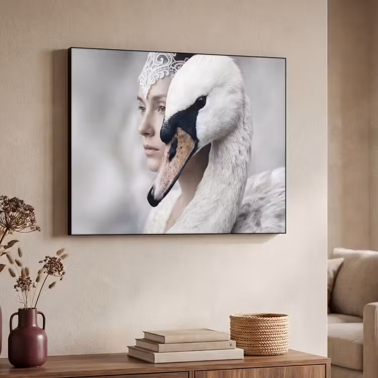 Vrouw - Zwaan - Wit Textielframe zwart klein -sfeer3