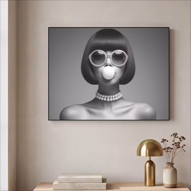 Vrouw - Zwart Wit - Ketting - Zonnebril Textielframe - compleet frame klein -sfeer2