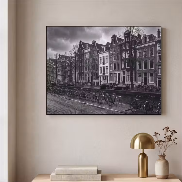 Huis - Gracht - Amsterdam - Architectuur - Zwart-wit Textielframe zwart klein -sfeer2