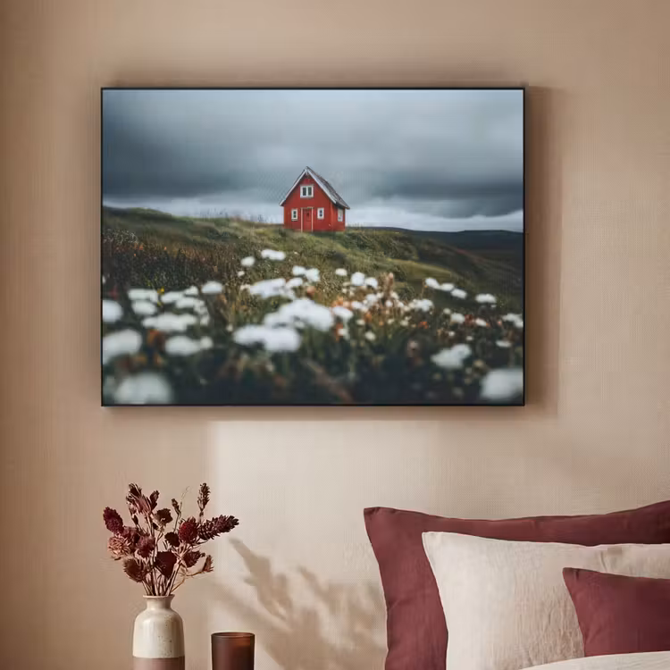 Heuvel - Huisje - Bloemen - Wit Textielframe zwart klein -sfeer1