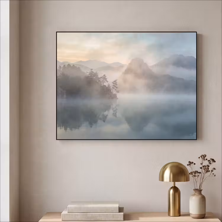Landschap - Bergen - Mist - Water - Natuur Textielframe zwart klein -sfeer2