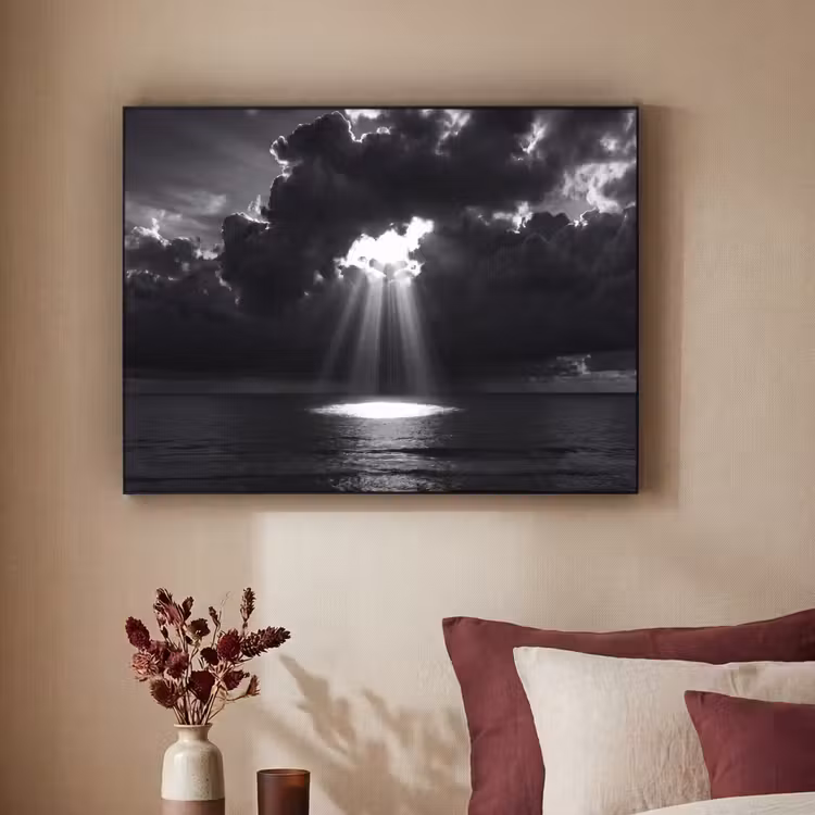 Licht - Wolken - Zee - Zwart-wit - Natuur Textielframe zwart klein -sfeer1