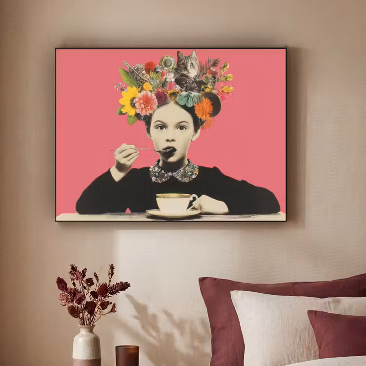 Meisje - Kopje - Bloemen - Roze Textielframe - compleet frame klein -sfeer1