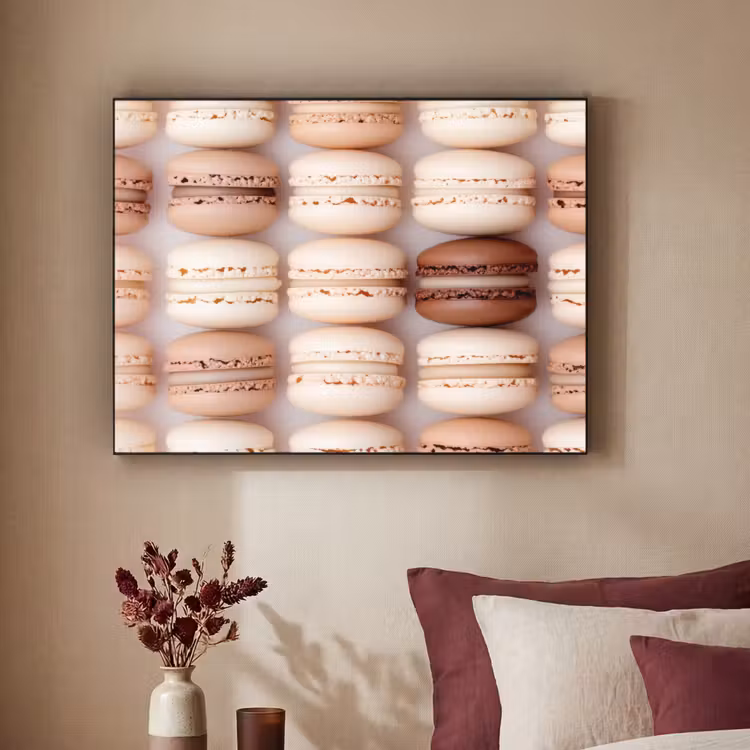 Macarons - Beige - Bruin Textielframe zwart klein -sfeer1