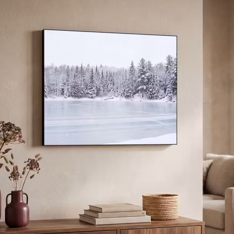 Meer - Dennen - IJs - Winter - Rustgevend Textielframe zwart klein -sfeer3