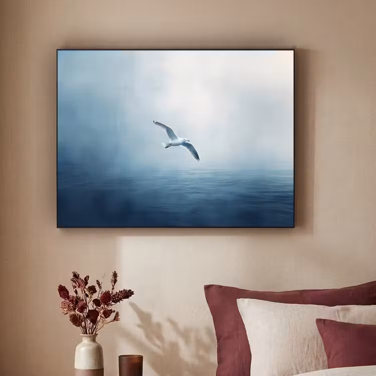 Meeuw - Wit - Zee - Mistig Textielframe zwart klein -sfeer1