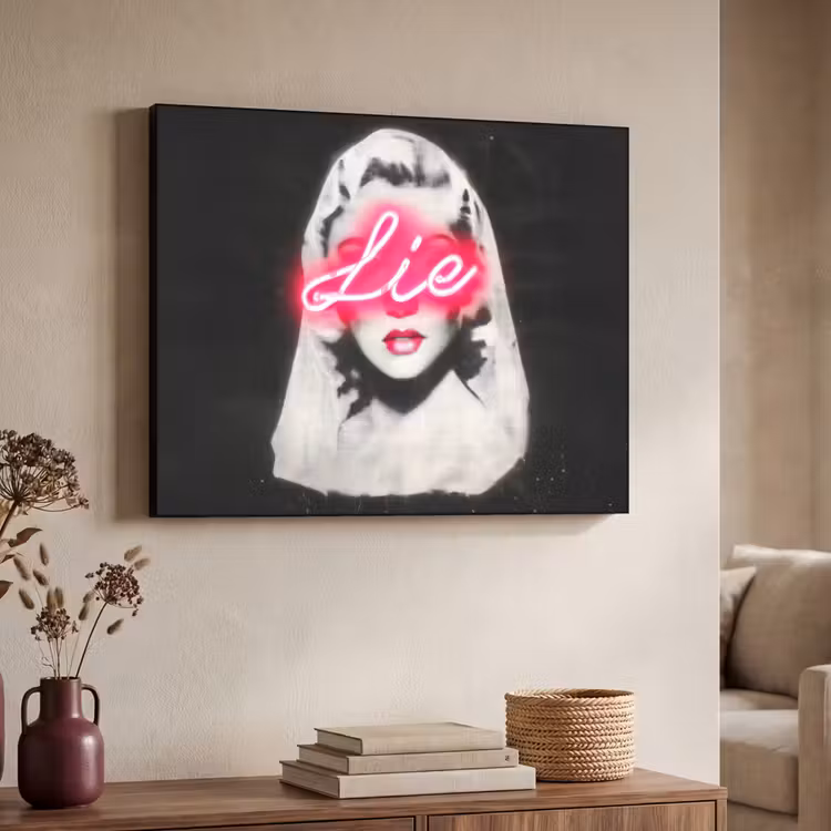 Neon - Letters - Vintage - Vrouw Textielframe - compleet frame klein -sfeer3