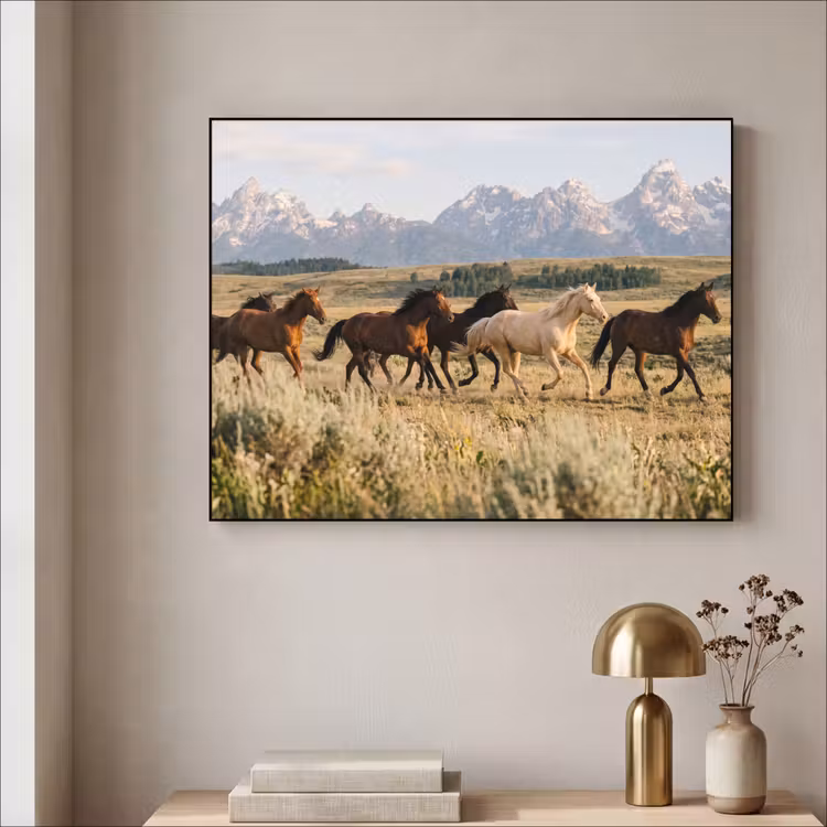 Paarden - Kudde - Bergen - Vrijheid - Wild Textielframe zwart klein -sfeer2
