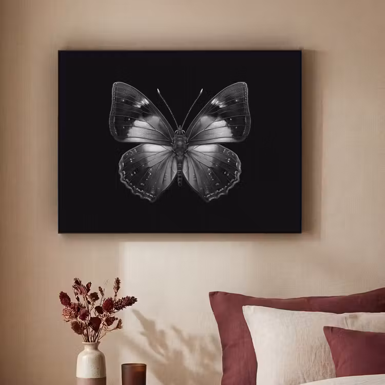 Vlinder - Grijs - Mysterieus Textielframe zwart klein -sfeer1