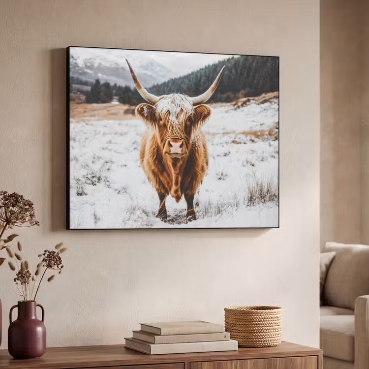 Schotse Hooglander - Landschap - Sneeuw - Bergen - Winter Textielframe - compleet frame klein -sfeer3