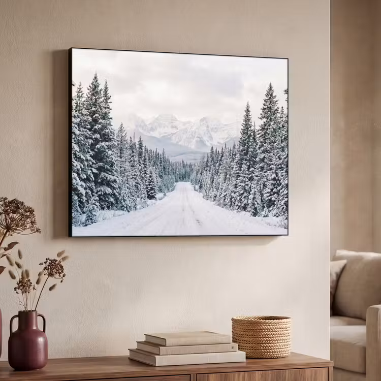 Weg - Sneeuw - Naaldbos - Winter - Avontuurlijk Textielframe zwart klein -sfeer3