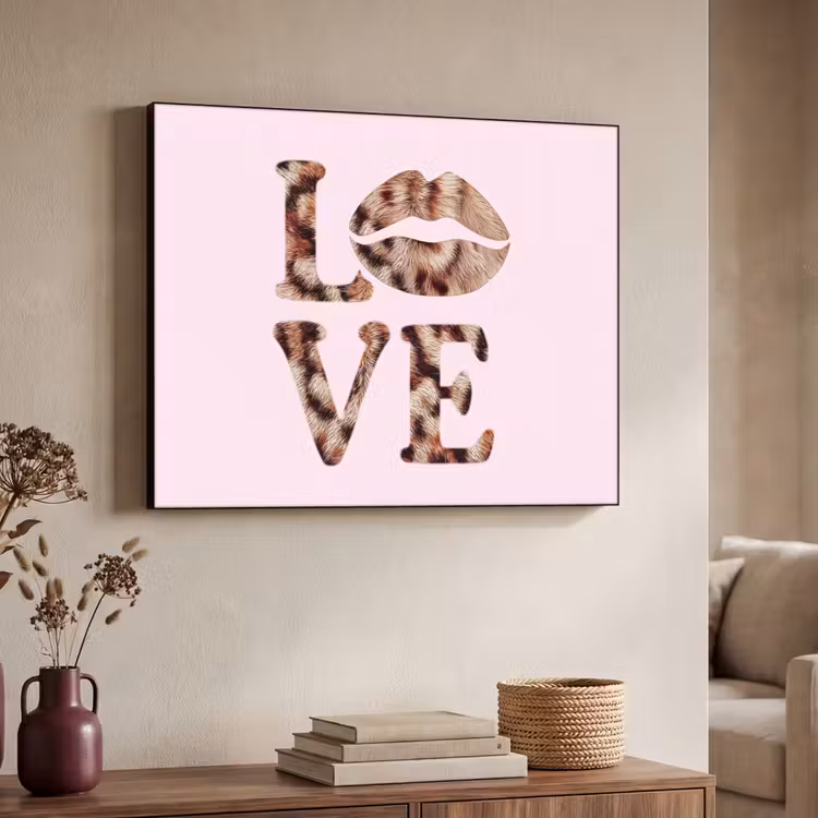 Tekst - Love - Pantervacht - Lichtroze Textielframe zwart klein -sfeer3