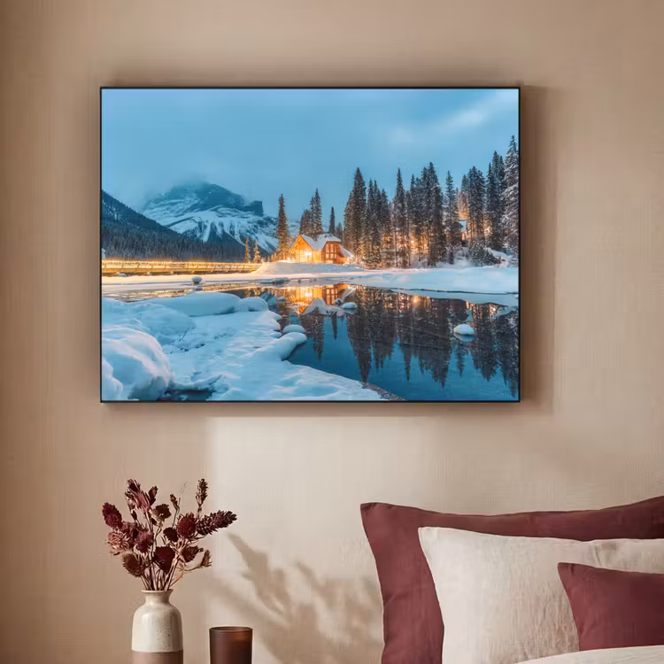 Winterlandschap - Natuur - Huis - Bergen - Sneeuw Textielframe zwart klein -sfeer1