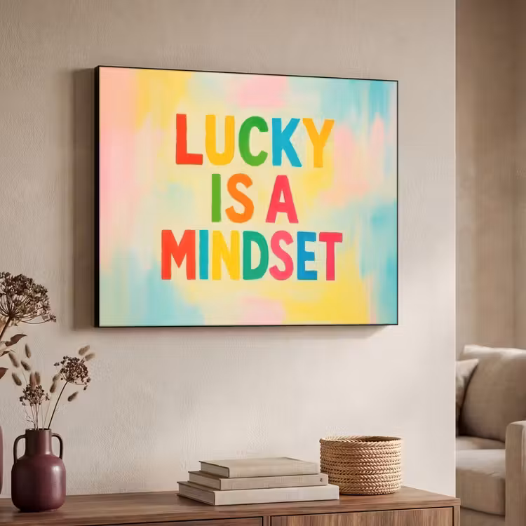 Quote - Lucky - Regenboogkleuren Textielframe zwart klein -sfeer3