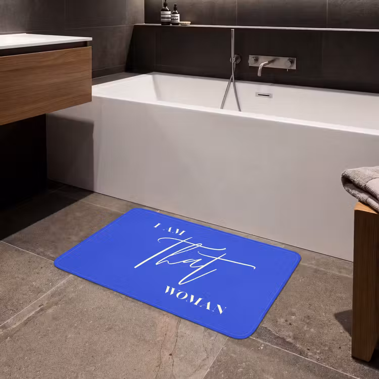 Blauw - I am that woman - Sierlijk - Minimalistisch Badmat middel -sfeer3