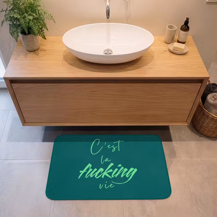c'est la fucking vie - Groen - Handgeschreven Badmat middel -sfeer1