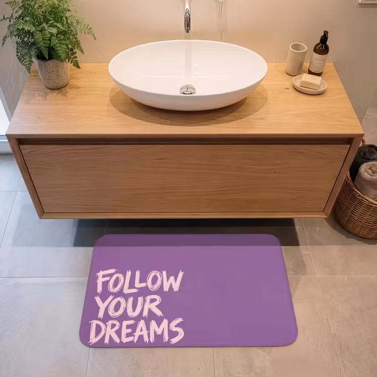 Follow your dreams - Paars - Penseeltextuur Badmat middel -sfeer1