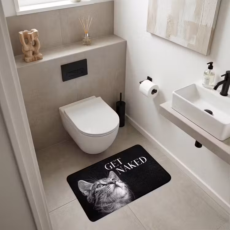 Kat - Dieren - quote - Get naked - Zwart Badmat middel -sfeer4