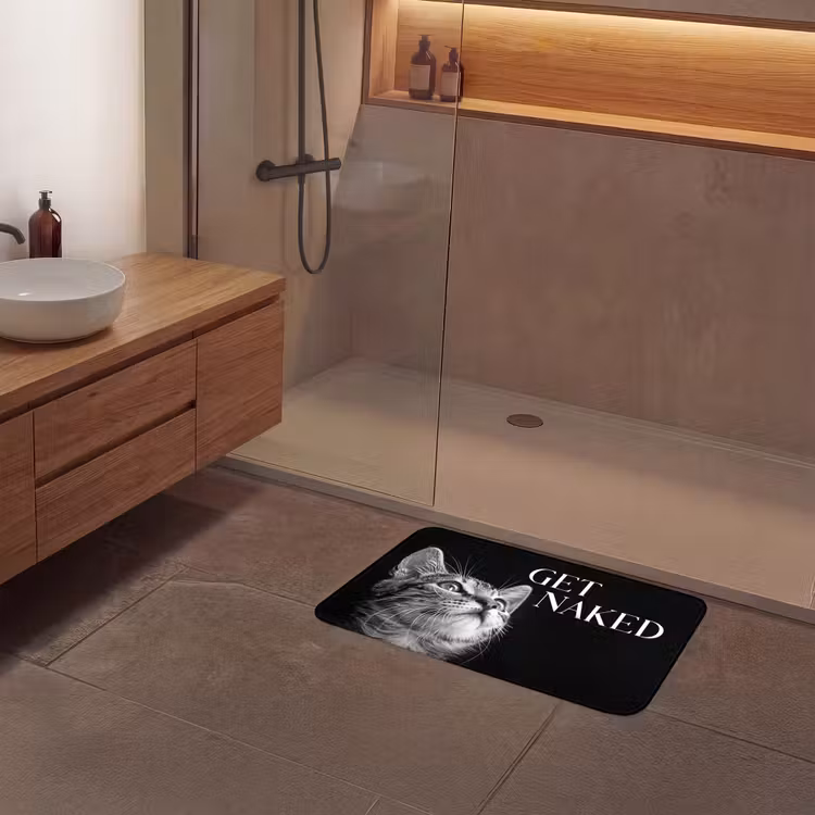 Kat - Dieren - quote - Get naked - Zwart Badmat middel -sfeer2