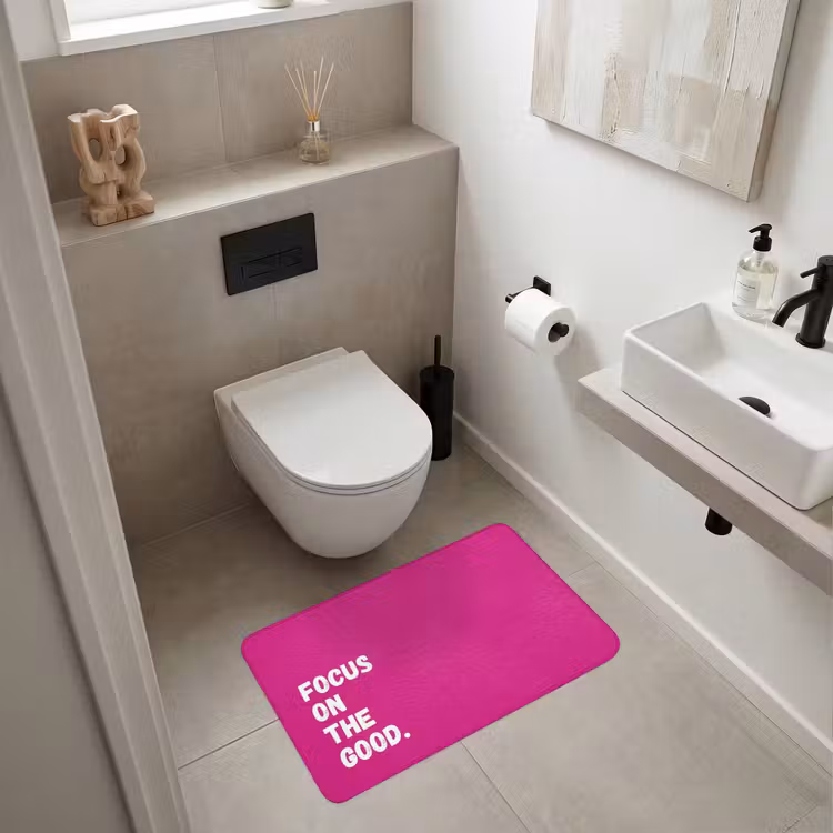 Focus on the good - Roze - Simple Badmat middel -sfeer4
