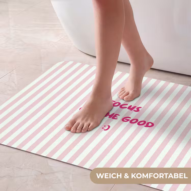 Focus on the good - Strepen - Roze - Smiley Badmat middel -USP_ZachtDE