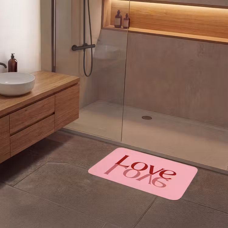 Love - Roze - Spiegeling Badmat middel -sfeer2