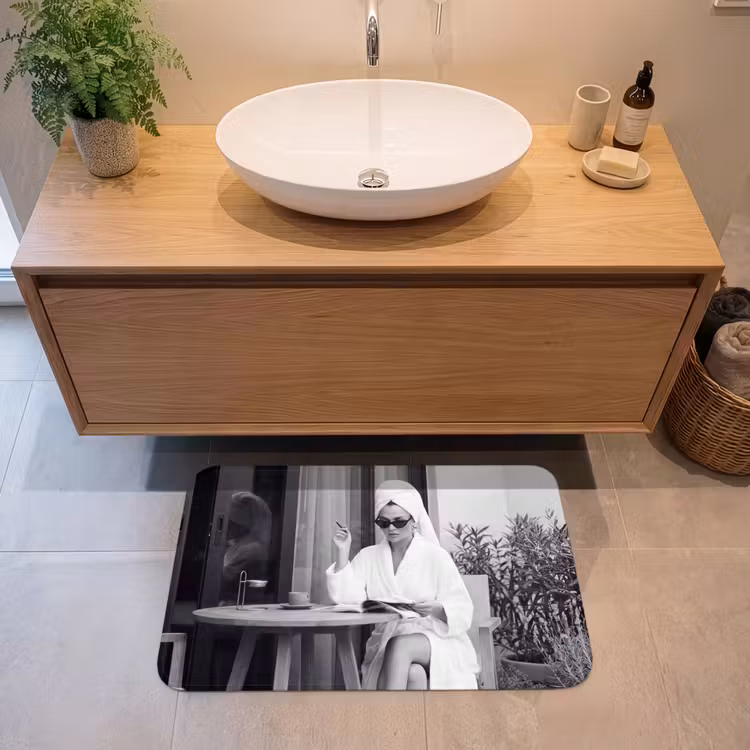 Modern - Vrouw - Zwart - Wit Badmat middel -sfeer1