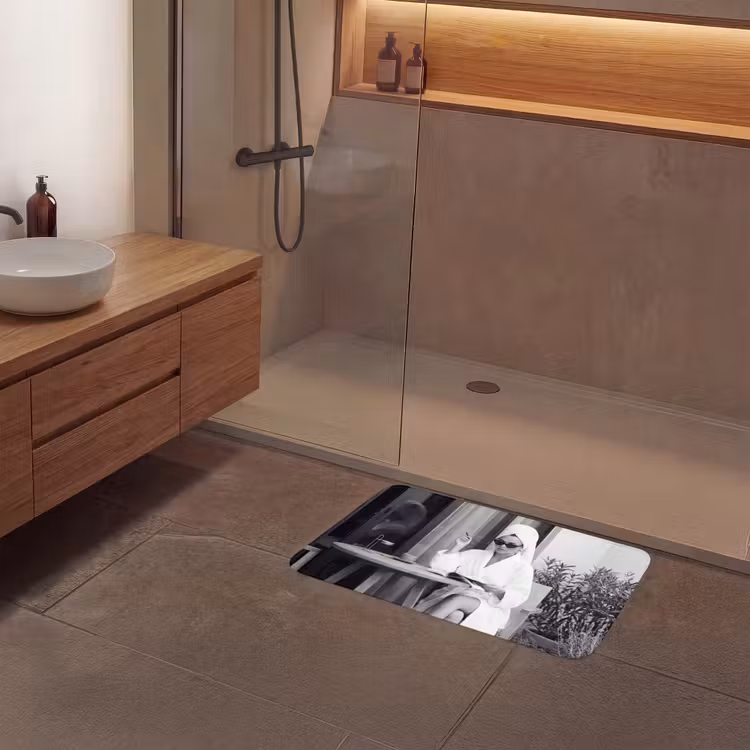 Modern - Vrouw - Zwart - Wit Badmat middel -sfeer2