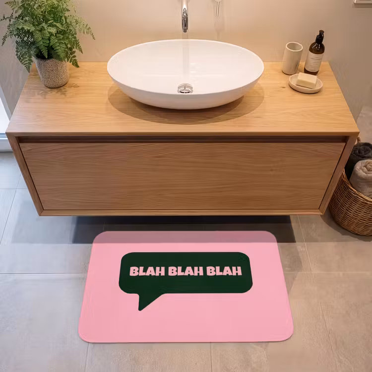 Roze - Tekstwolk - Groen - BLAH BLAH BLAH Badmat middel -sfeer1